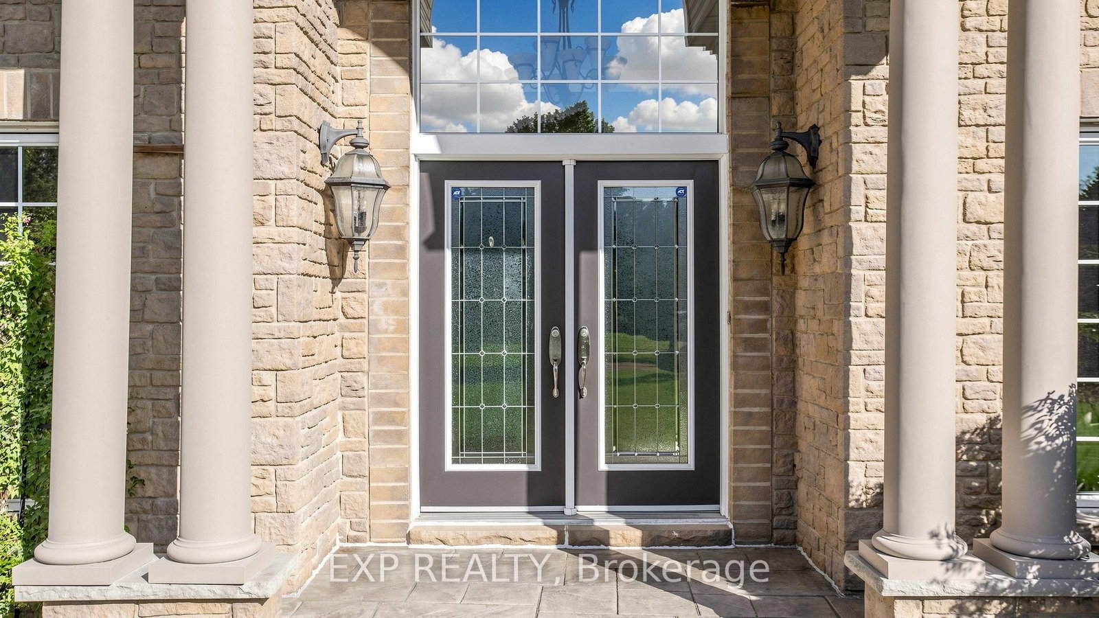 36 Maplehyrn Avenue • East Gwillimbury, ON photo 4