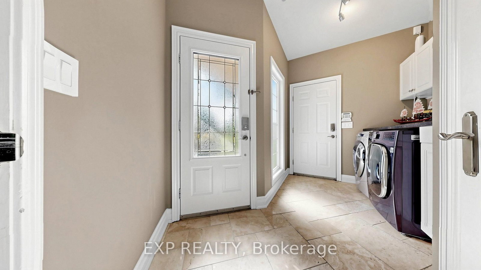 36 Maplehyrn Avenue • East Gwillimbury, ON photo 41