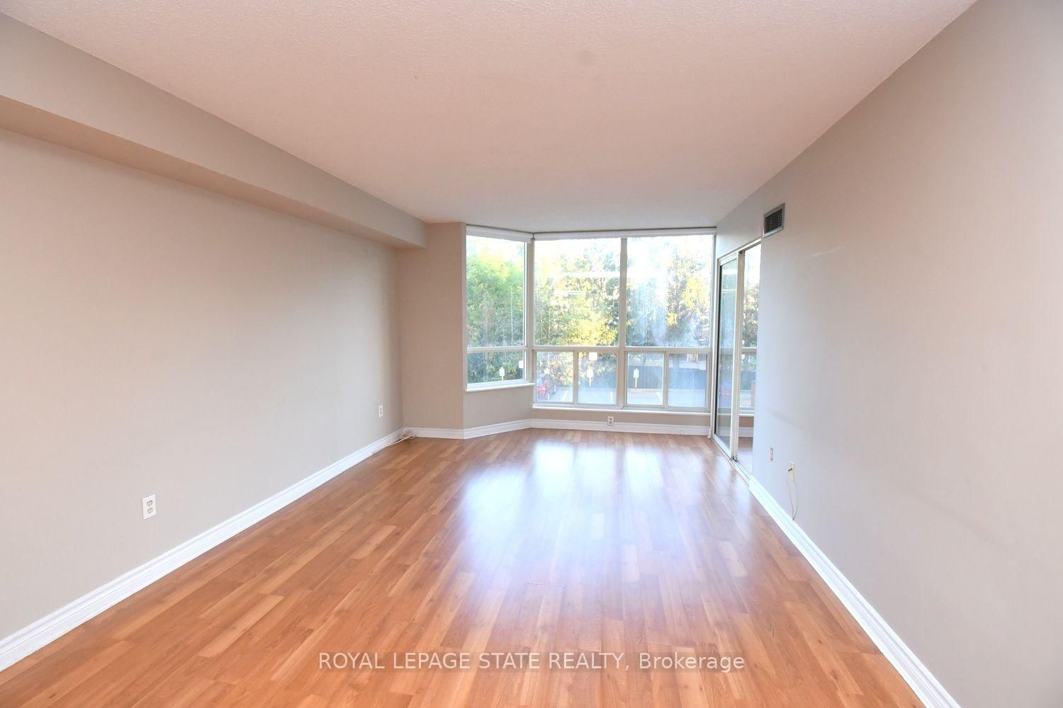 175 Cedar Avenue • #215 • Richmond Hill, ON photo 6