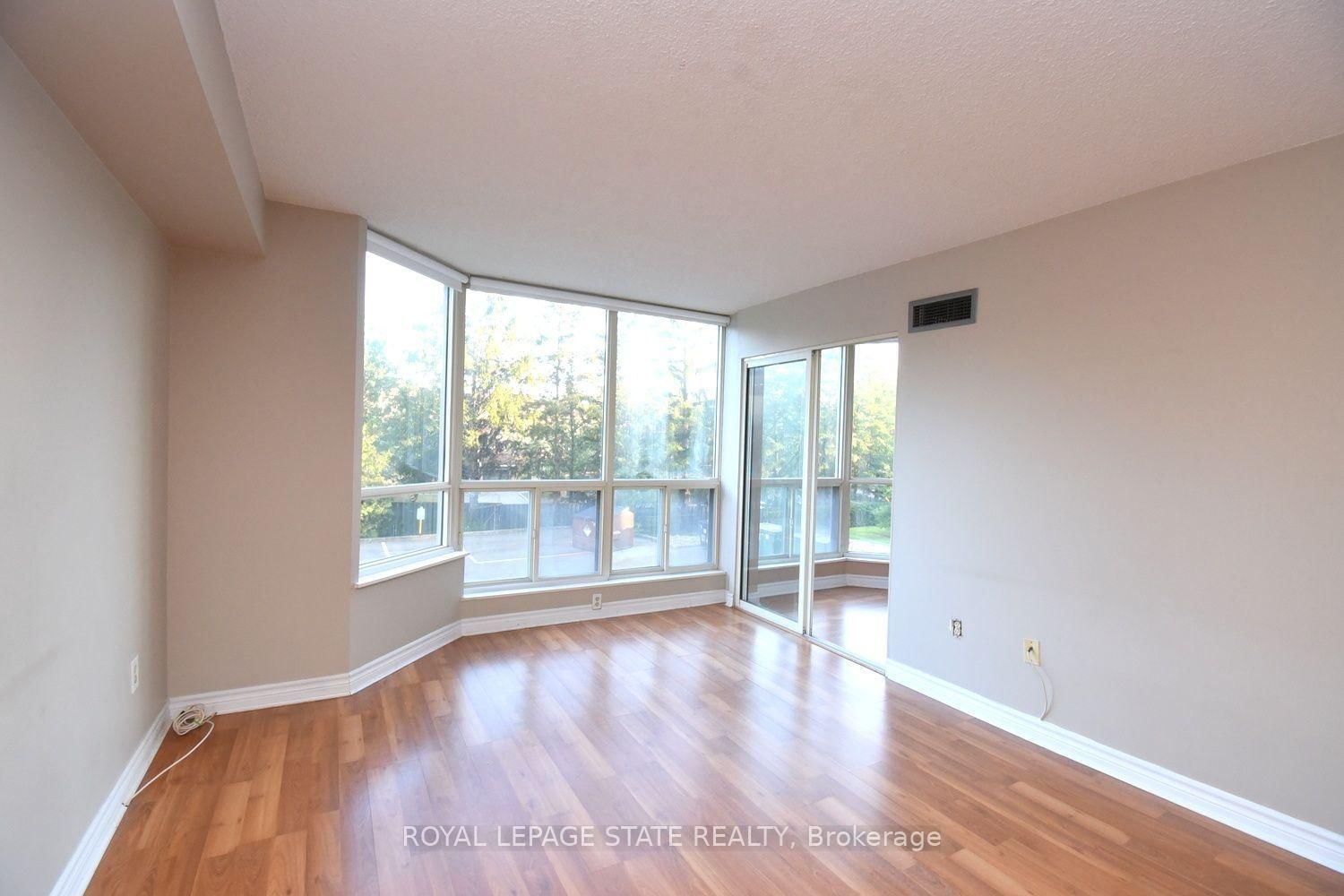 175 Cedar Avenue • #215 • Richmond Hill, ON photo 9