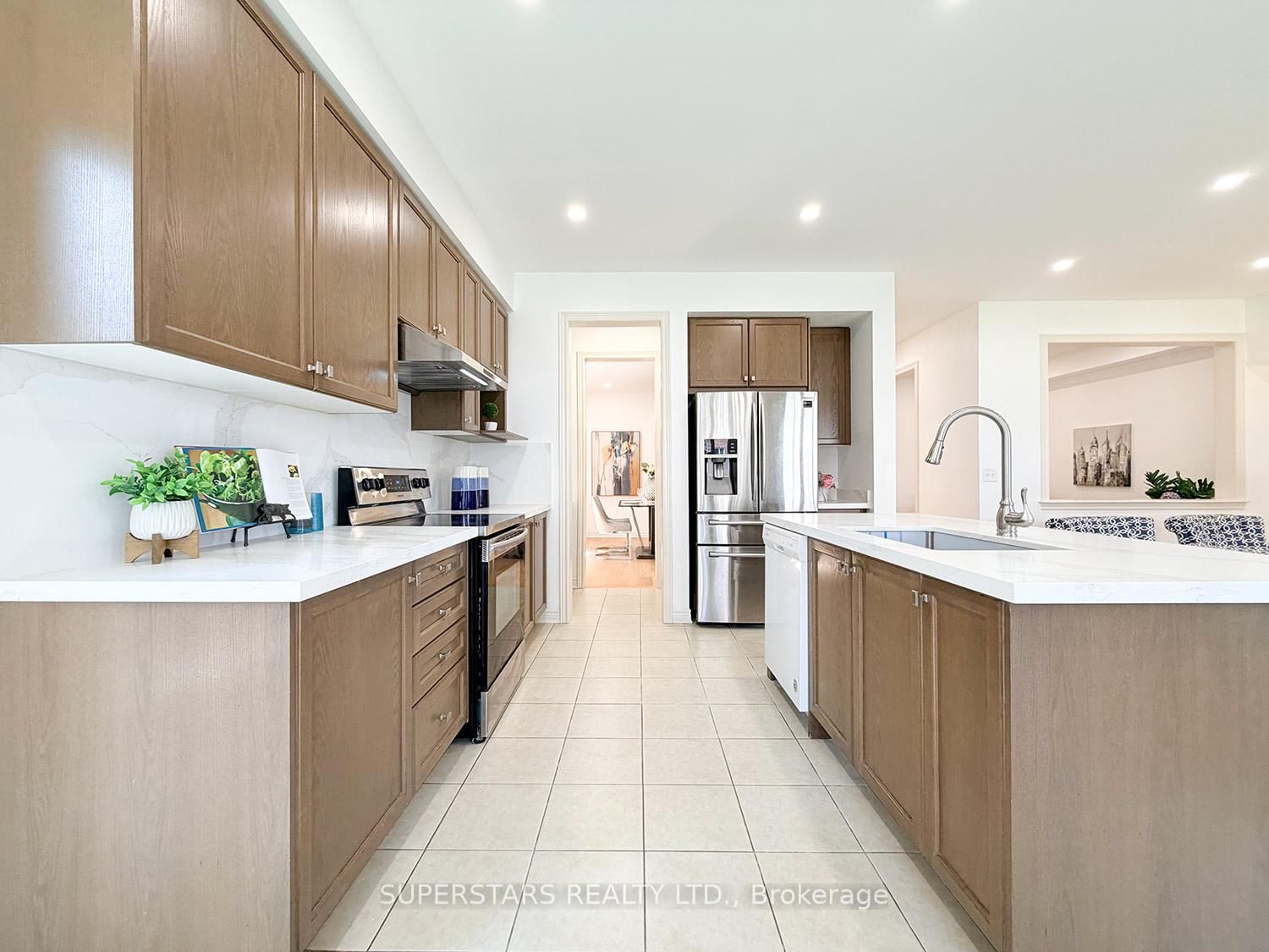 8 Kavanagh Avenue • East Gwillimbury, ON photo 16