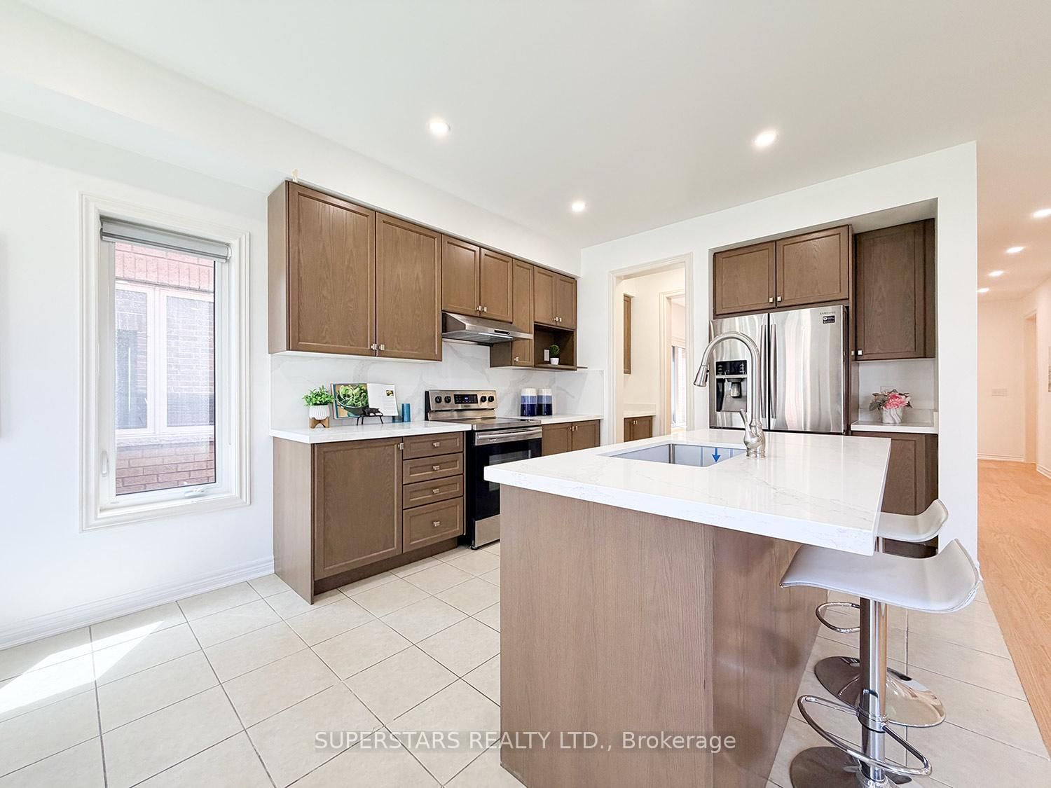 8 Kavanagh Avenue • East Gwillimbury, ON photo 17