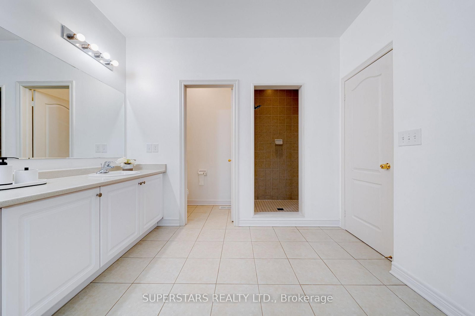 8 Kavanagh Avenue • East Gwillimbury, ON photo 28