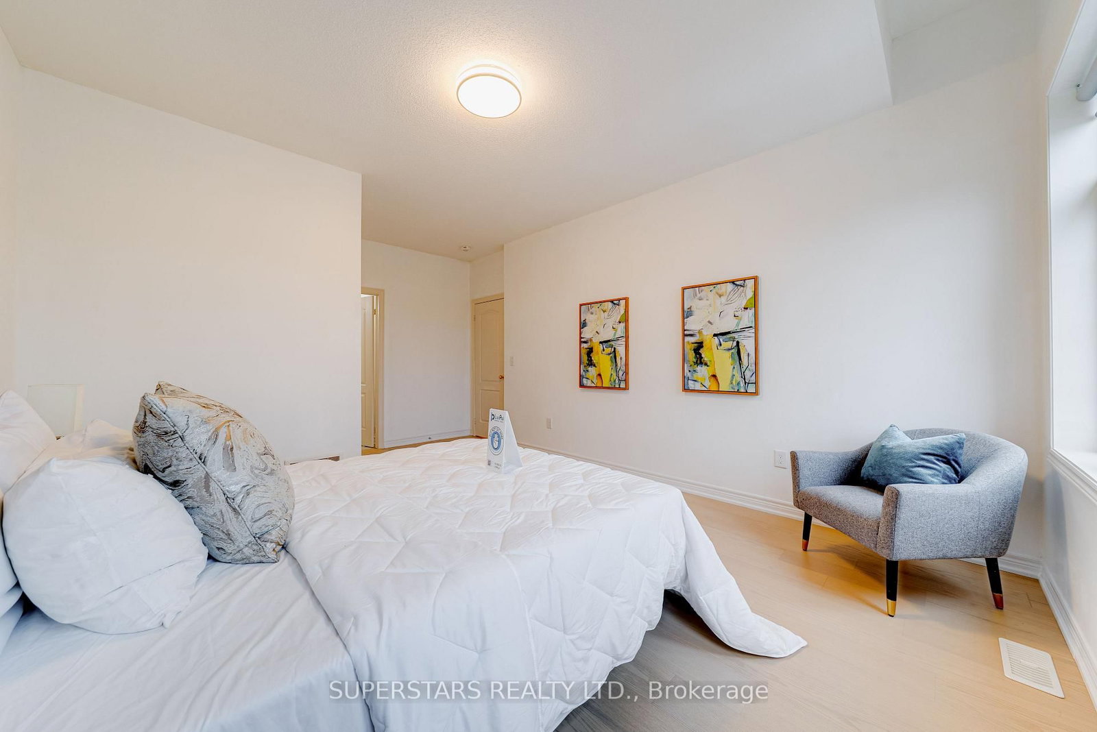 8 Kavanagh Avenue • East Gwillimbury, ON photo 33