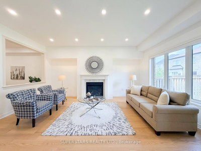 8 Kavanagh Avenue • East Gwillimbury, ON photo 5