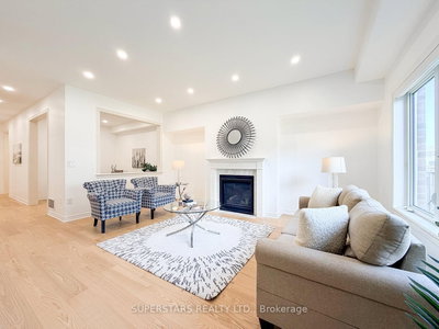 8 Kavanagh Avenue • East Gwillimbury, ON photo 6