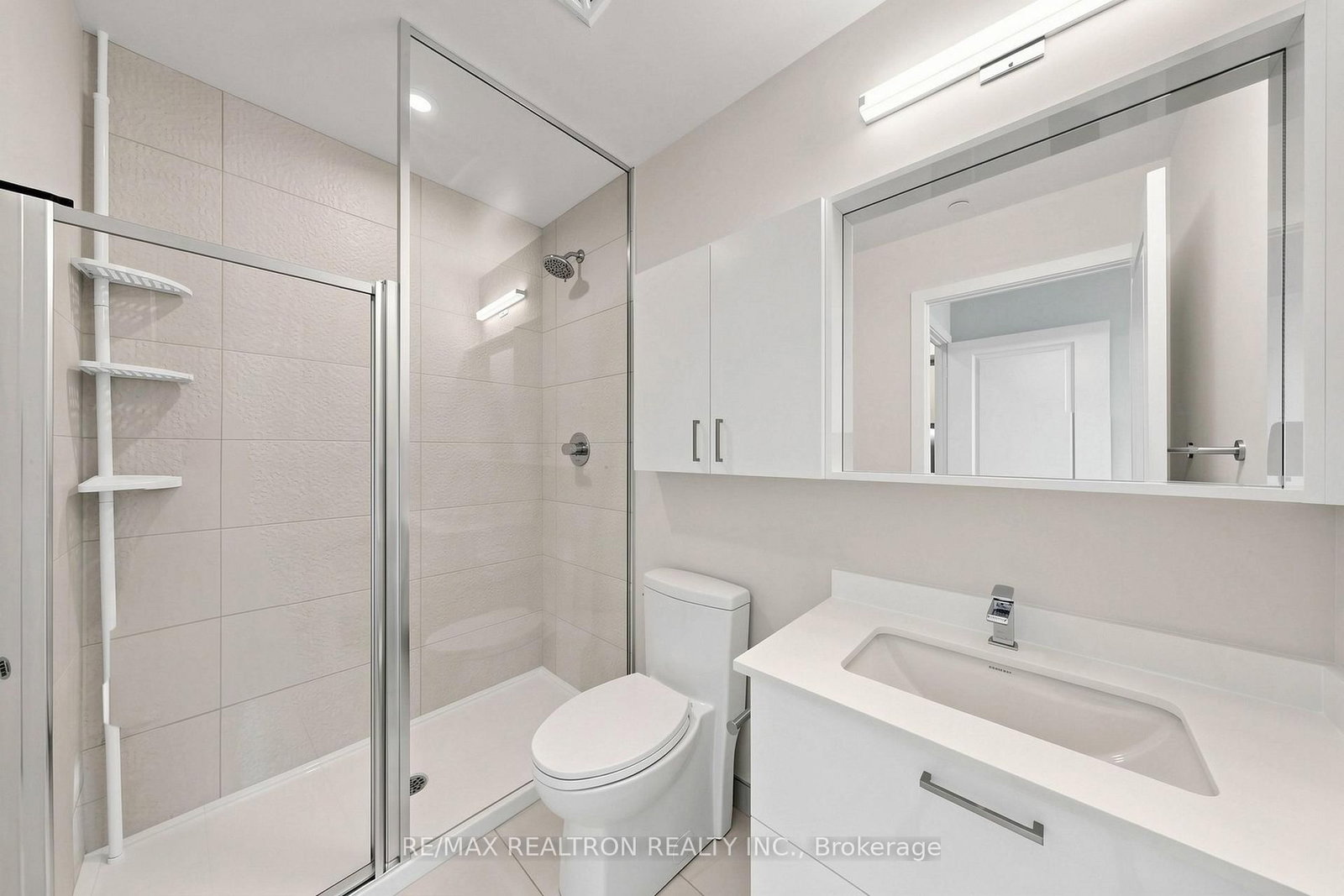1909-50 Upper Mall Way, Vaughan, view 19