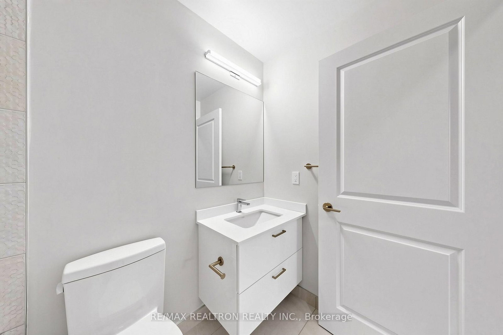 1909-50 Upper Mall Way, Vaughan, view 26