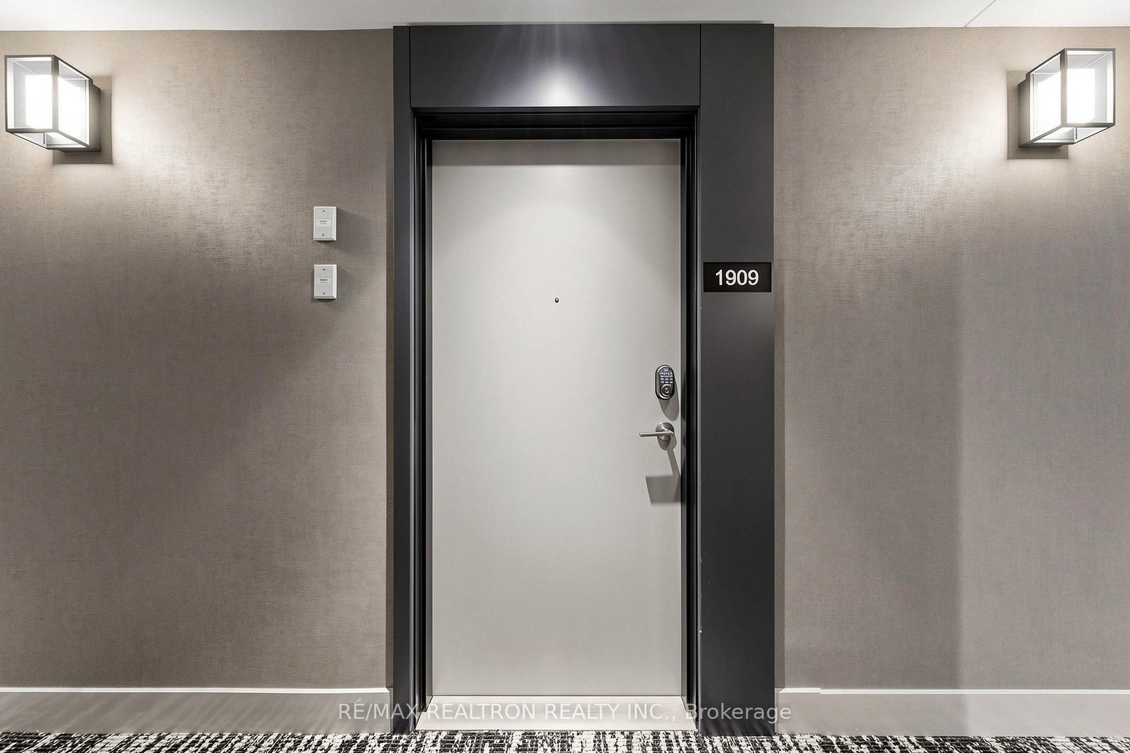 1909-50 Upper Mall Way, Vaughan, view 29