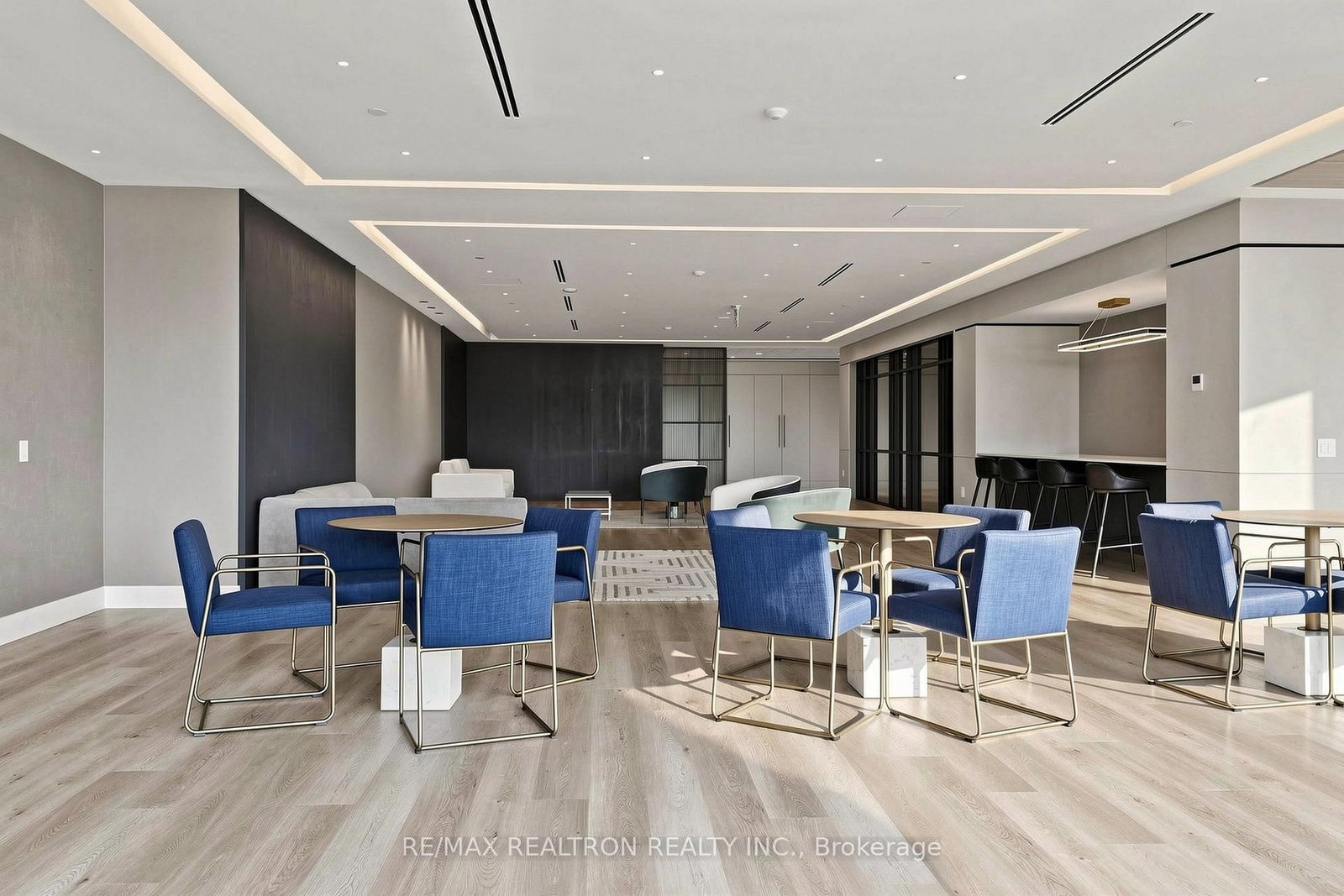 1909-50 Upper Mall Way, Vaughan, view 34