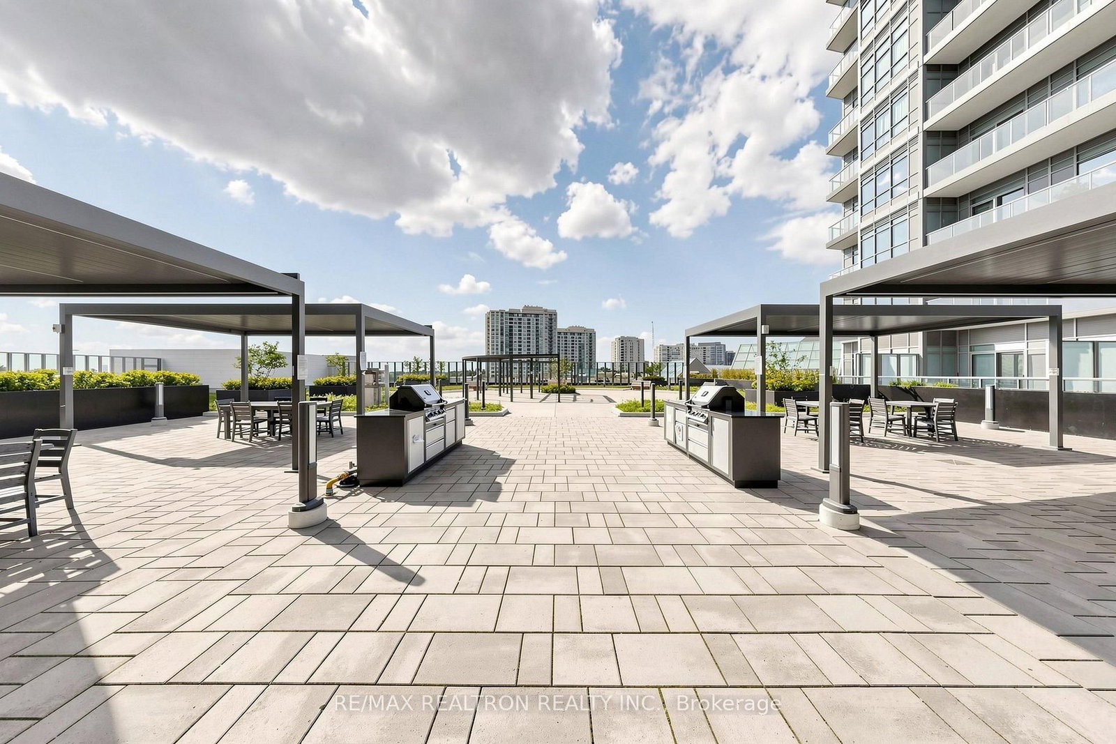 1909-50 Upper Mall Way, Vaughan, view 37