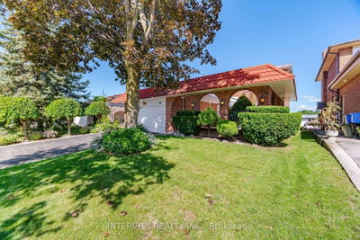 146 Jules Avenue • Vaughan, ON photo 2