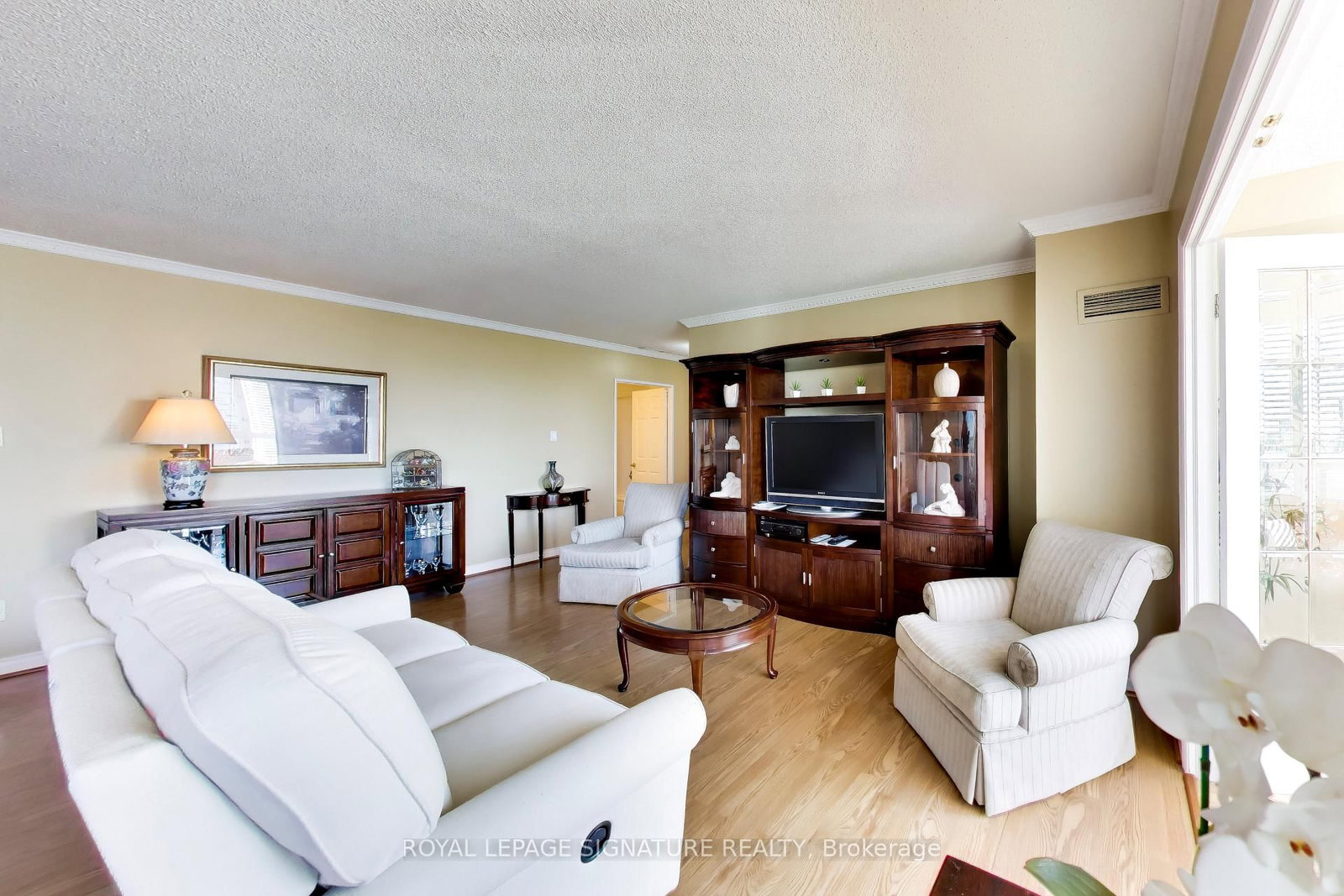 1 Clark Avenue W • #1802 • Vaughan, ON photo 4