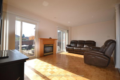 15 Boxhill Road • Markham, ON photo 4