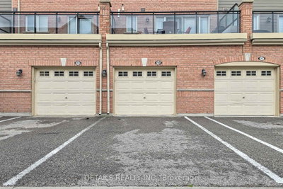 149 Lewis Honey Drive • Aurora, ON photo 4