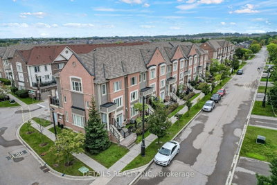 149 Lewis Honey Drive • Aurora, ON photo 5