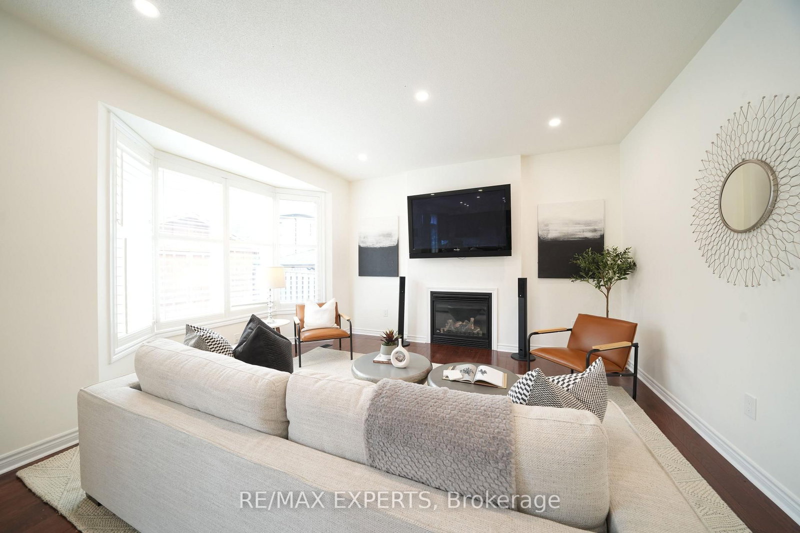 53 Braith Crescent • Whitchurch-Stouffville, ON photo 12