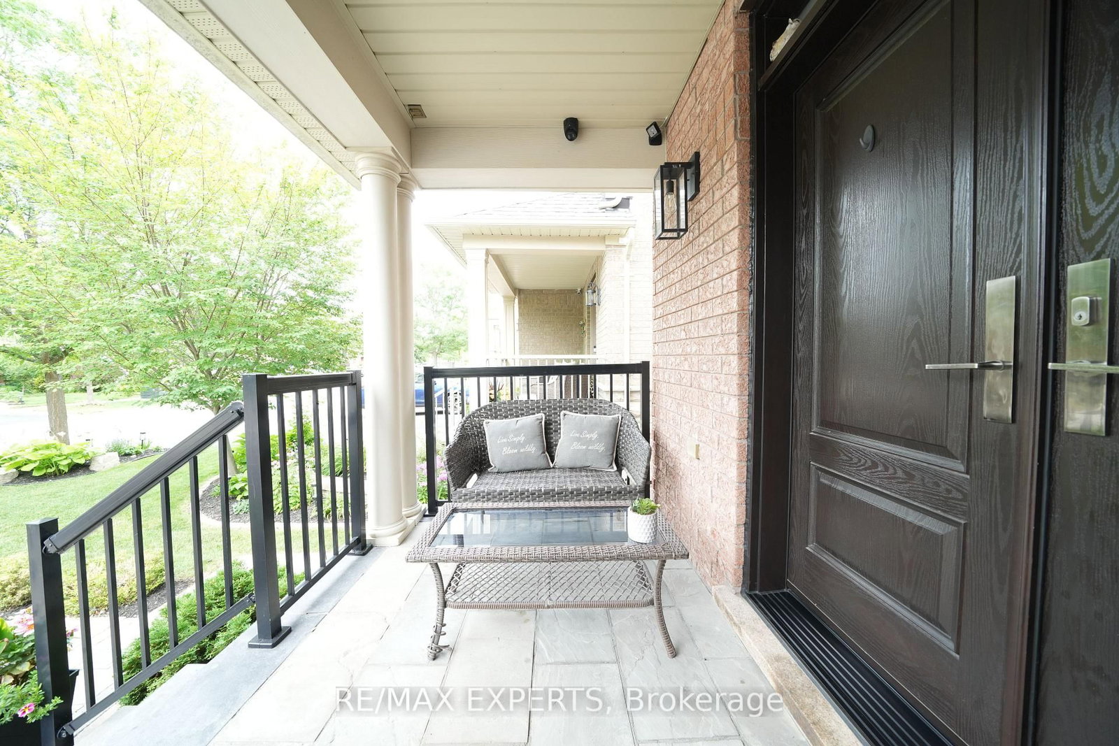 53 Braith Crescent • Whitchurch-Stouffville, ON photo 3