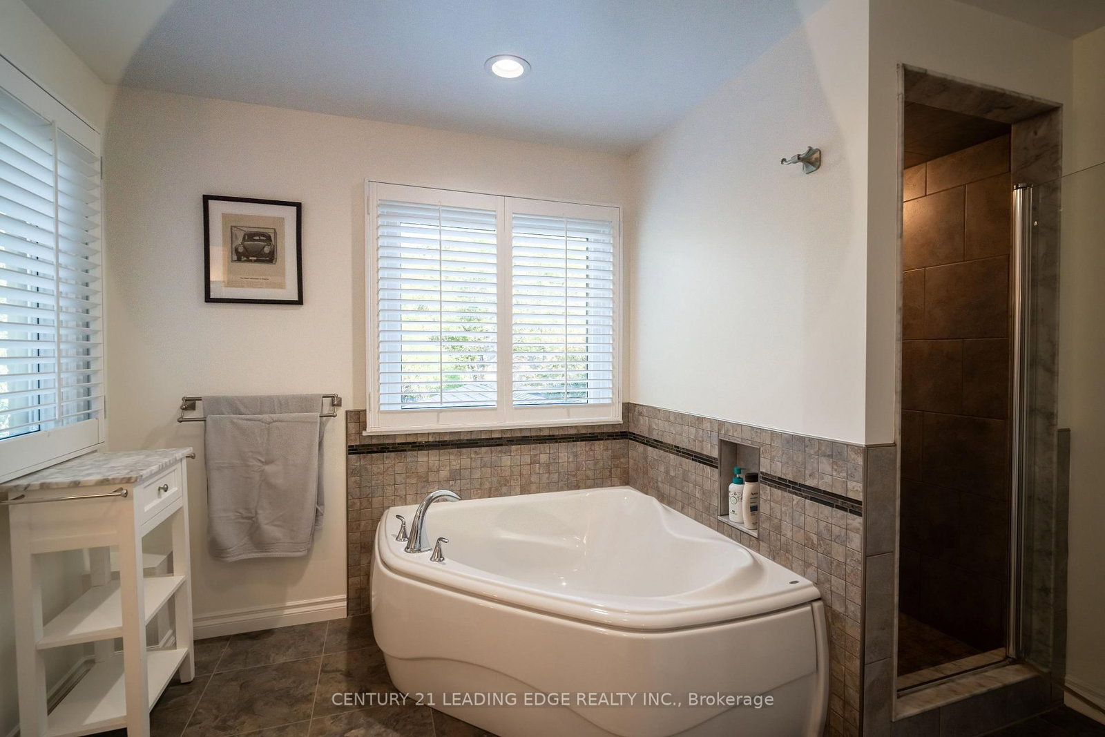 53 McClenny Drive • Aurora, ON photo 16
