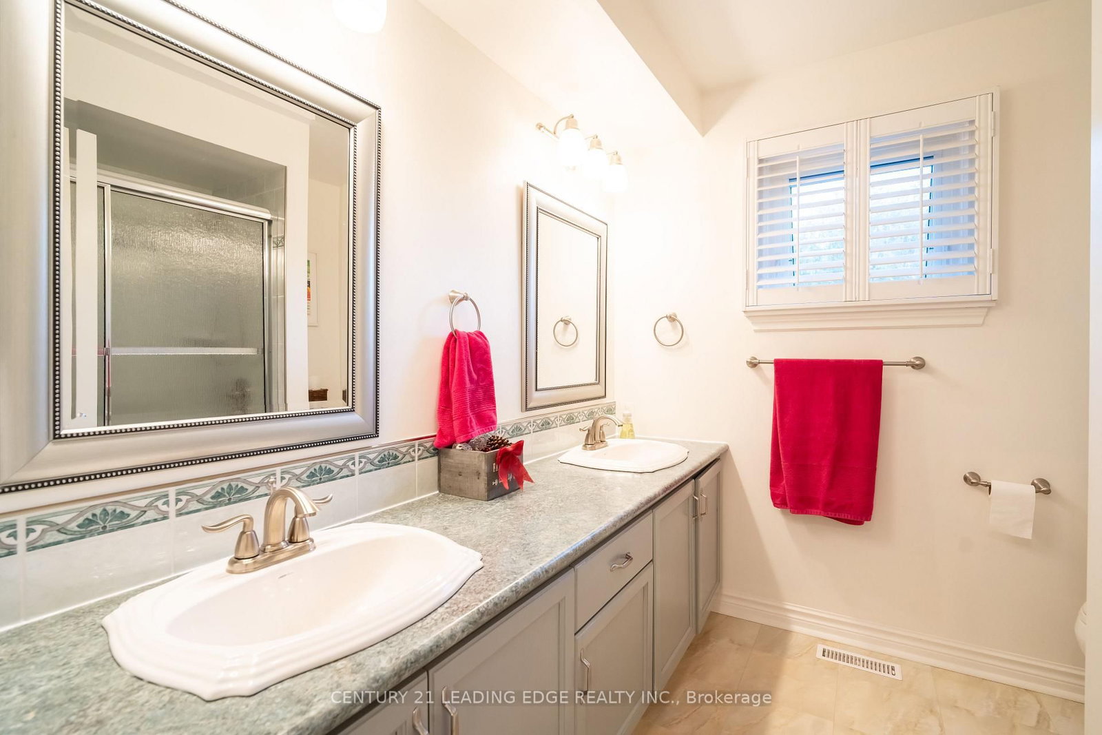 53 McClenny Drive • Aurora, ON photo 23
