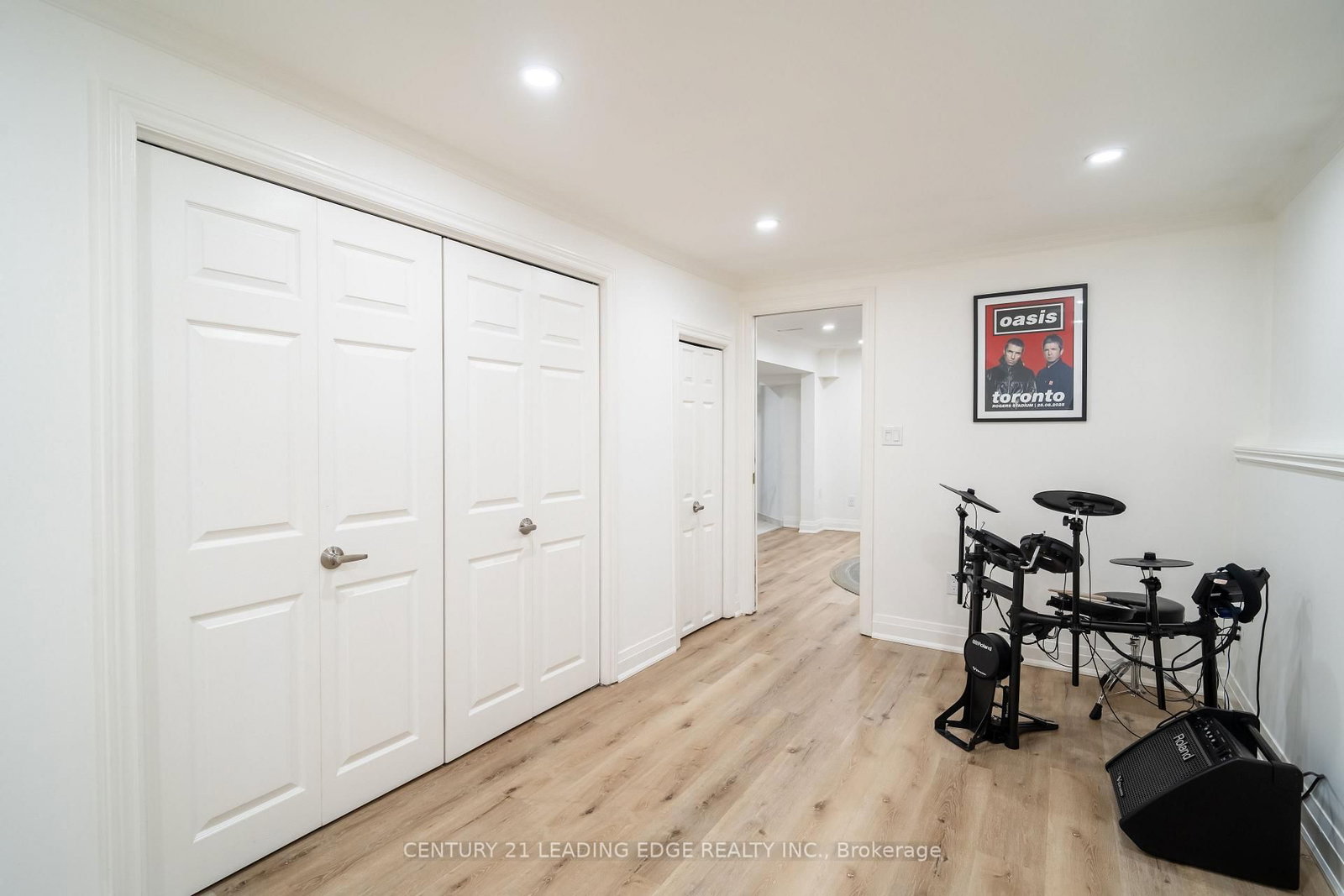 53 McClenny Drive • Aurora, ON photo 37