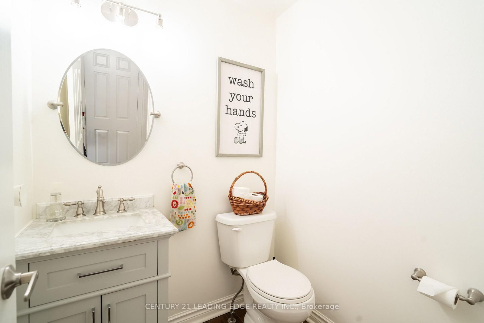 53 McClenny Drive • Aurora, ON photo 4