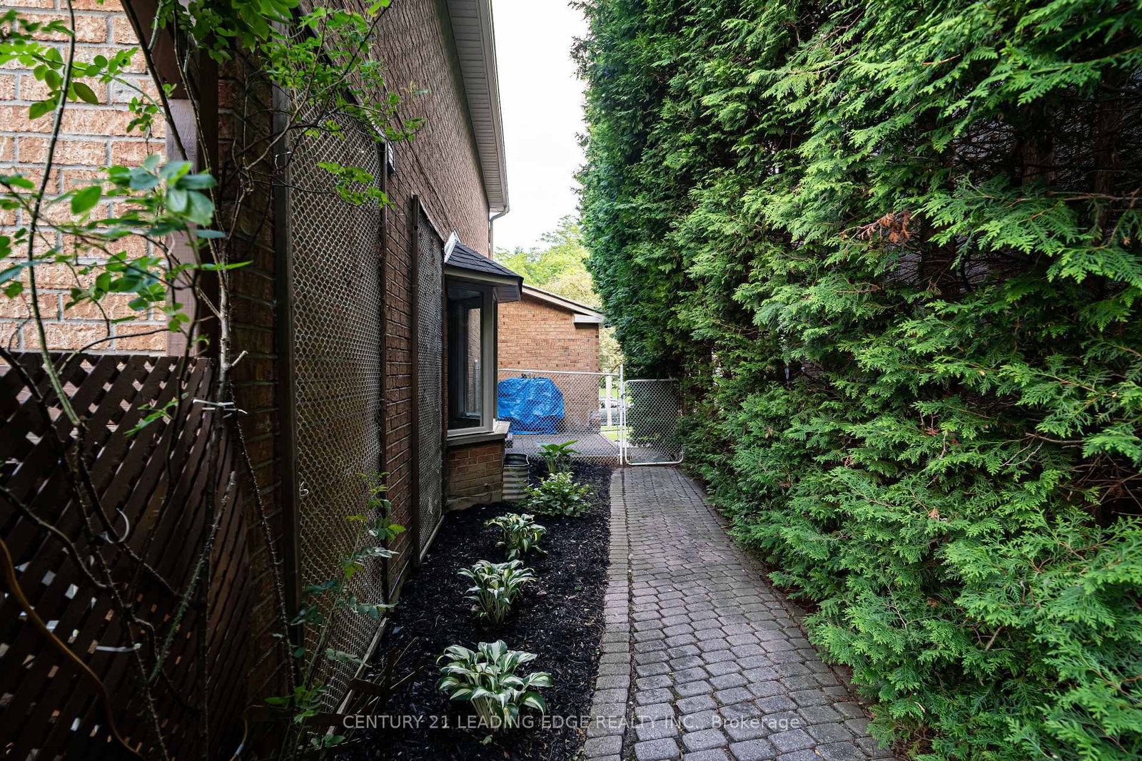 53 McClenny Drive • Aurora, ON photo 42