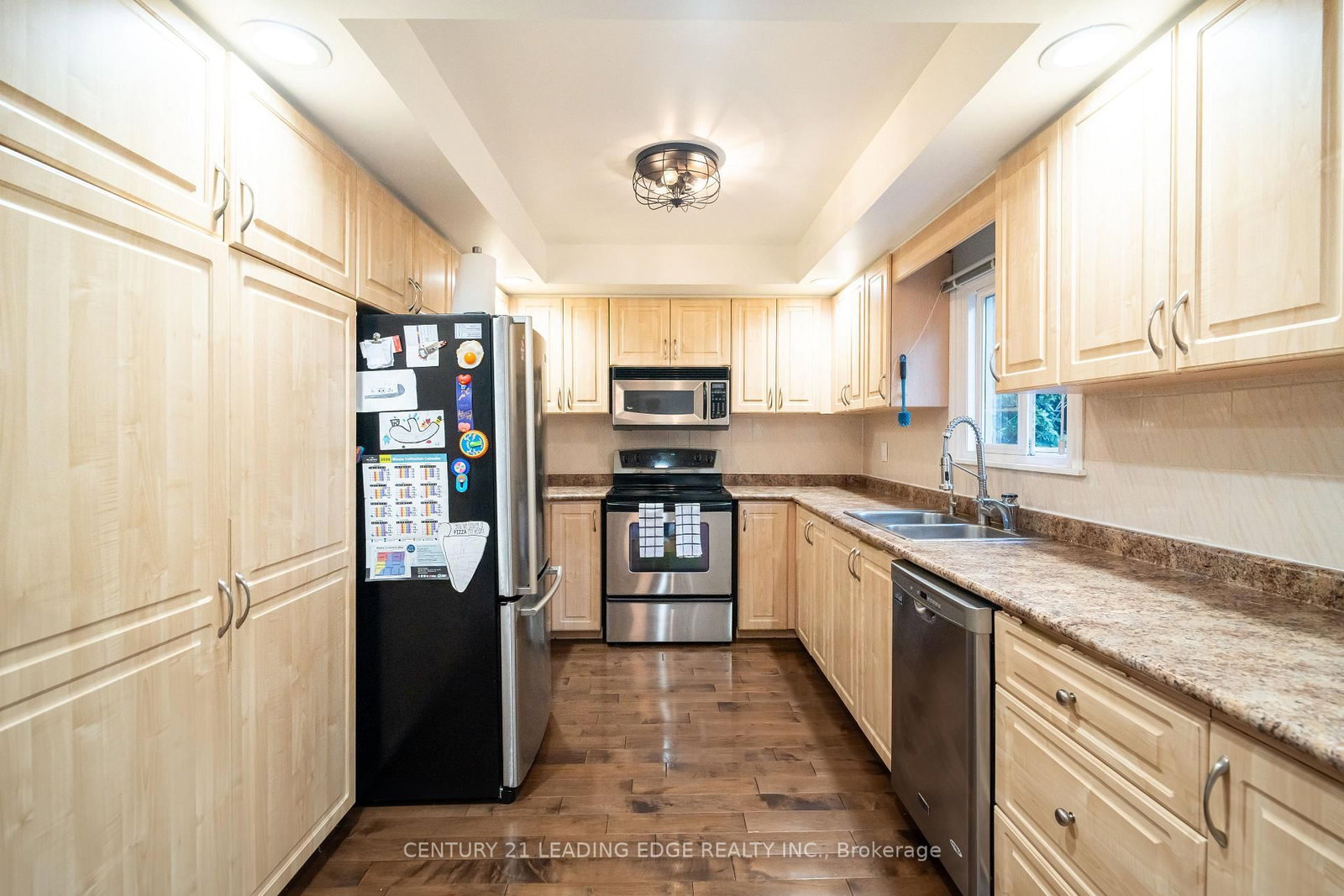 53 McClenny Drive • Aurora, ON photo 8