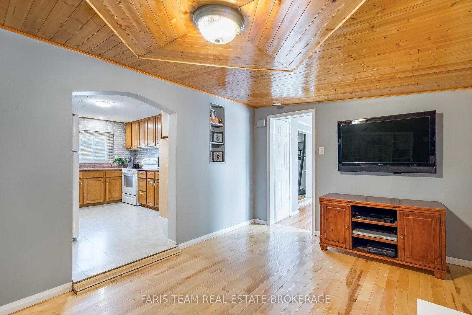 12 Centre Park Road • Essa, ON photo 12