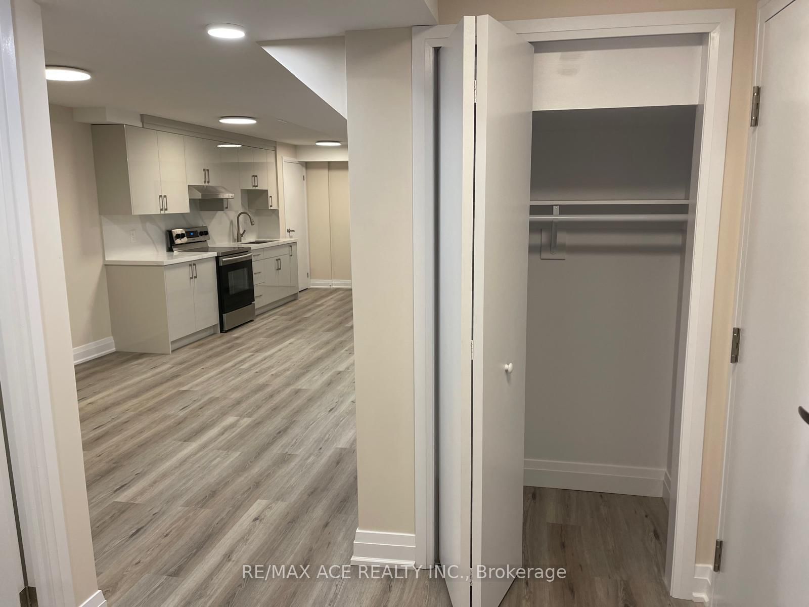 Bsmt-668 Via Campanile Ave, Vaughan, view 11