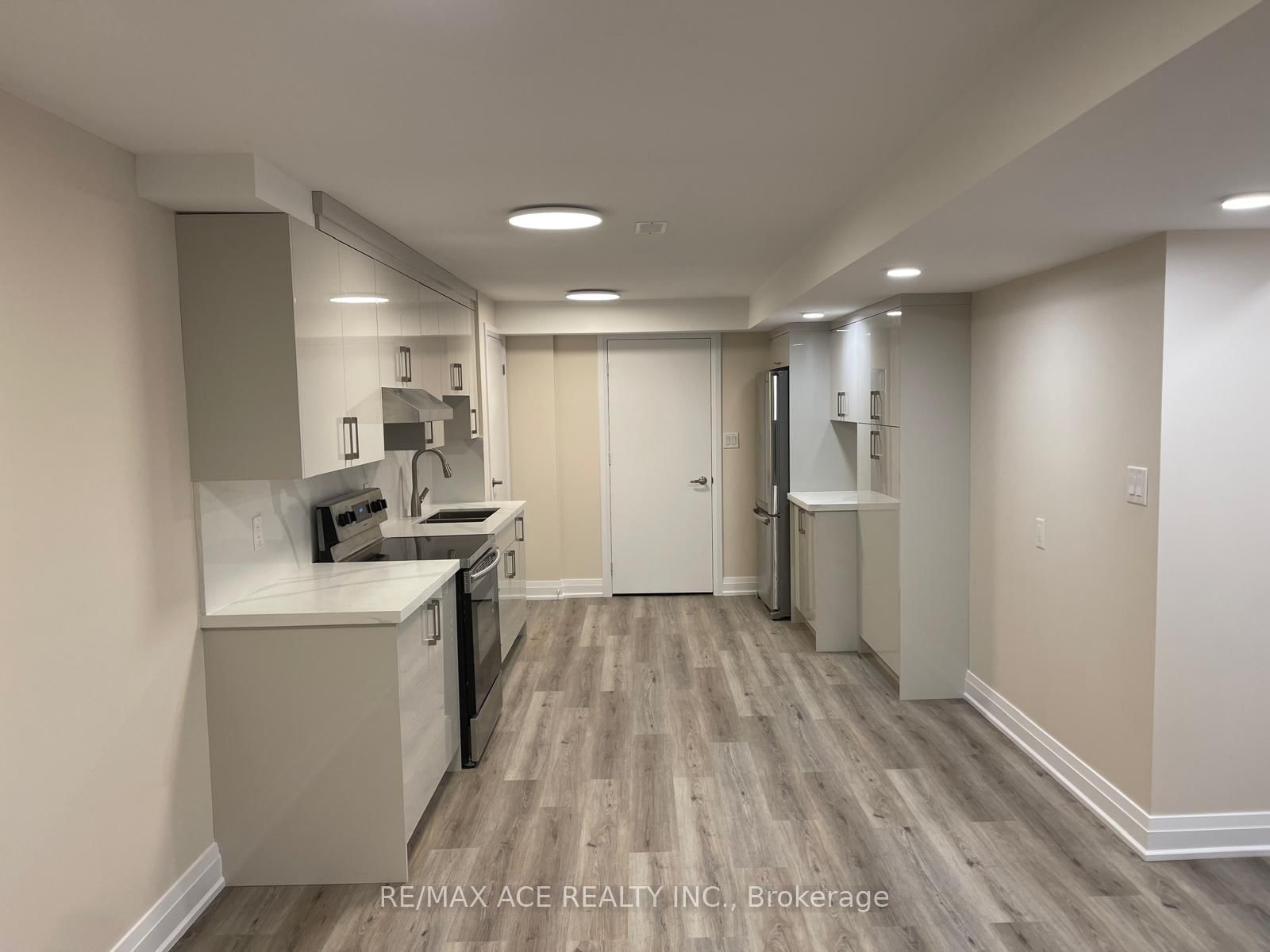 Bsmt-668 Via Campanile Ave, Vaughan, view 12
