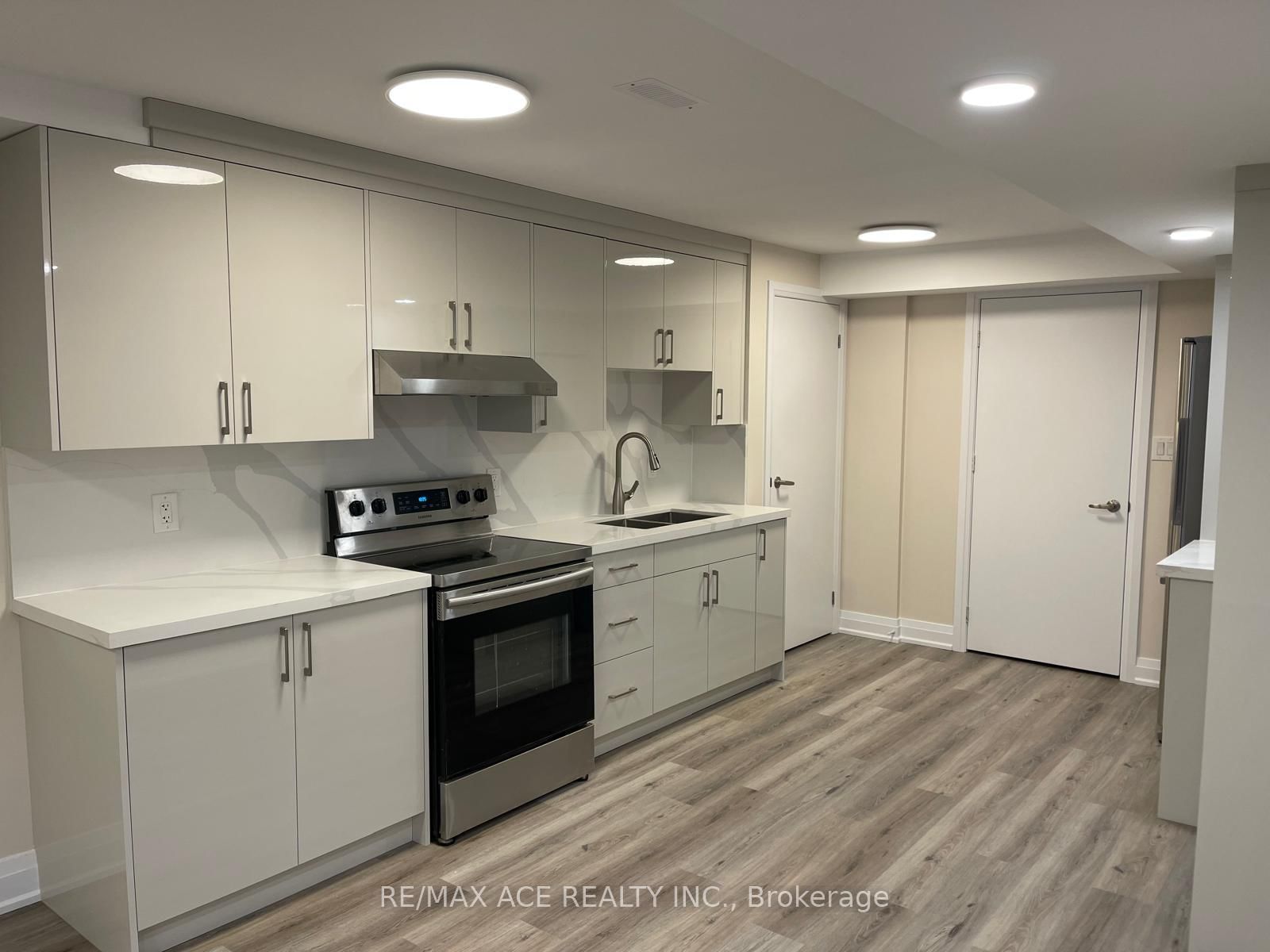 Bsmt-668 Via Campanile Ave, Vaughan, view 17