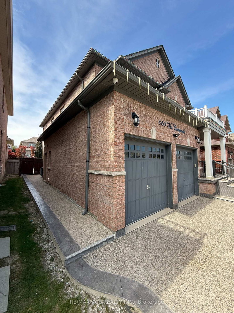 668 Via Campanile Ave photo 4