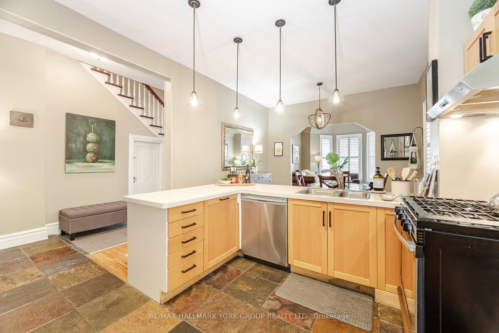 390 Main Street • King, ON photo 14