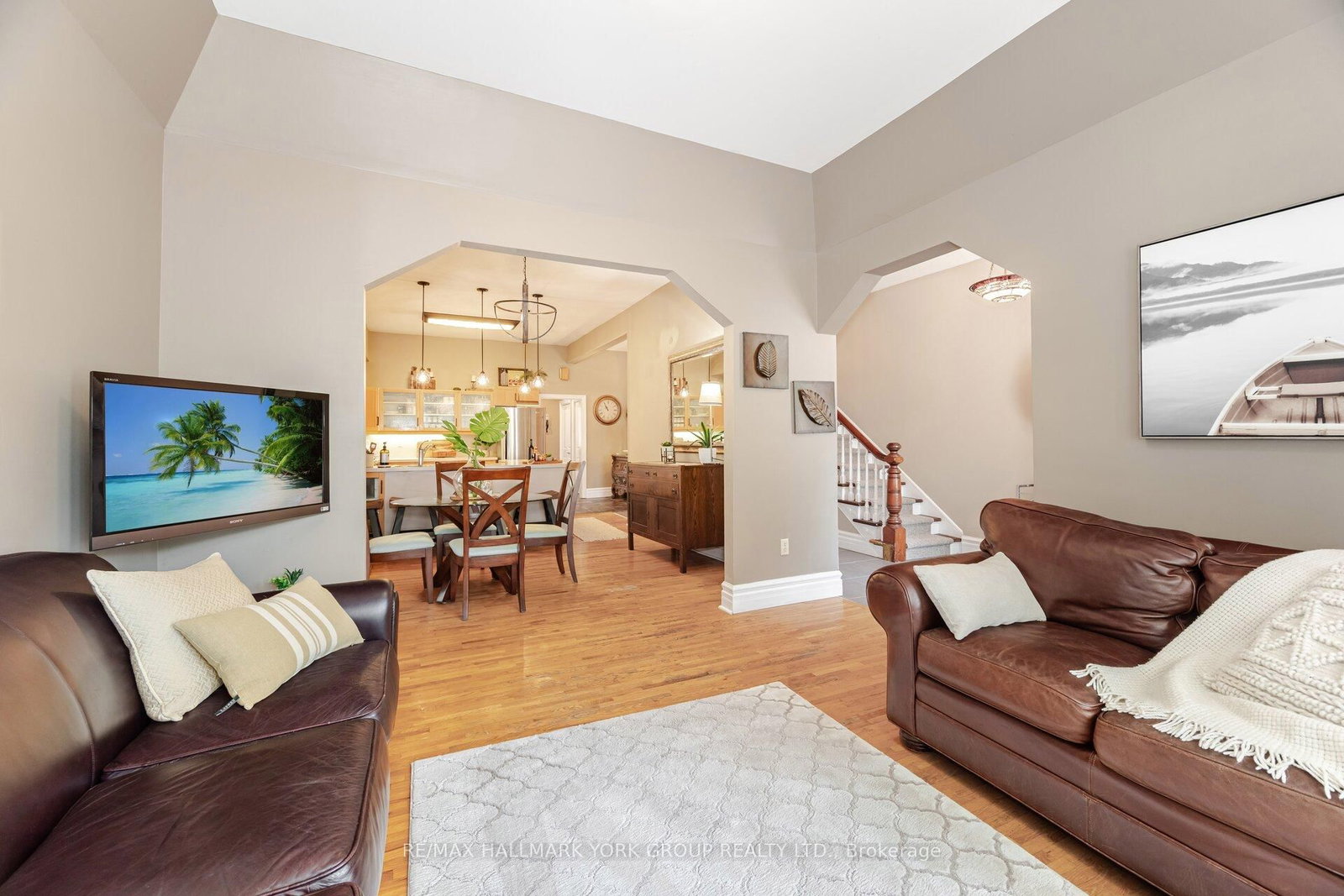 390 Main Street • King, ON photo 9