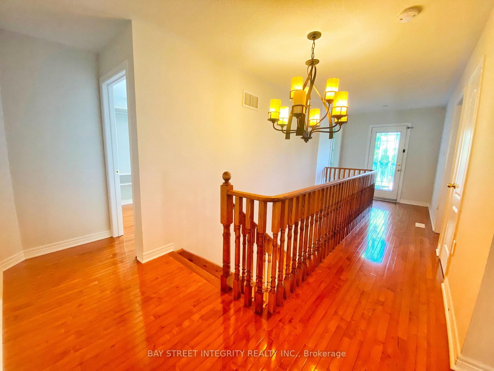 Main 114 Red River Cres, Newmarket, view 11