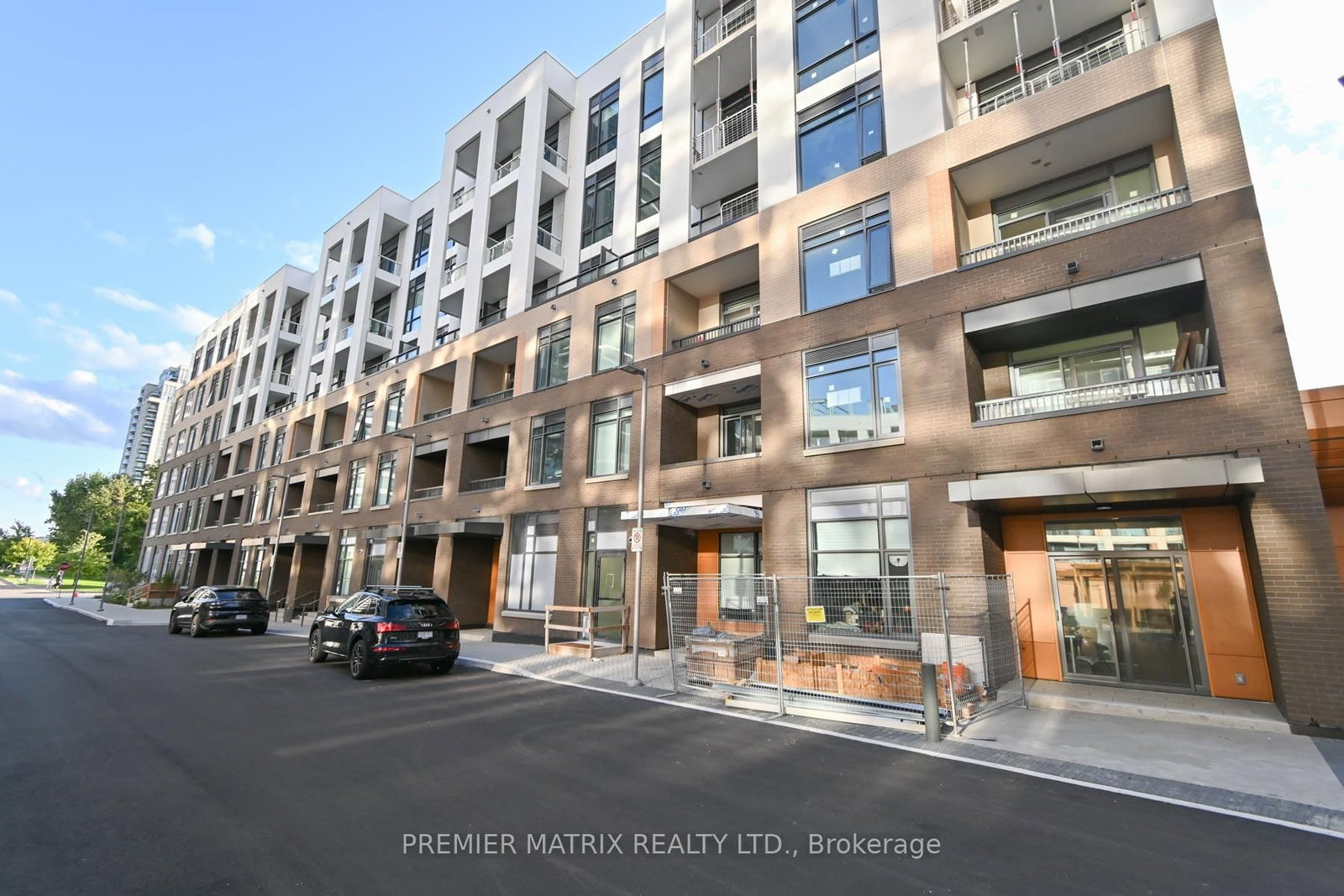 106-8 Beverley Glen Blvd, Vaughan, view 2