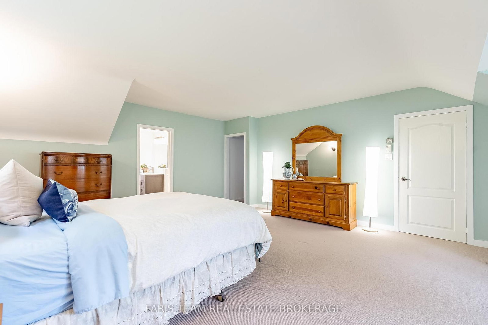 90 Bedford Park Avenue • Richmond Hill, ON photo 22