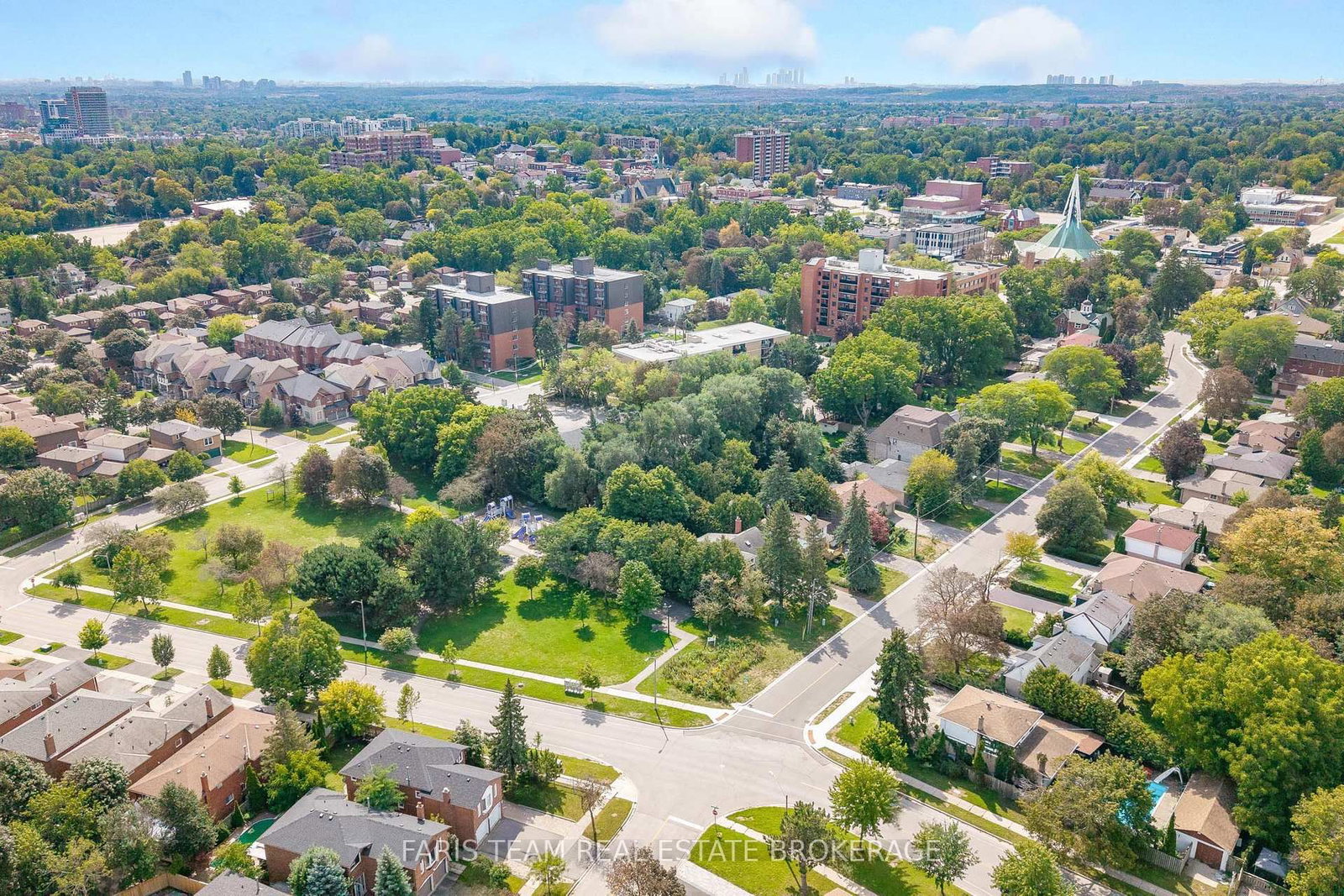 90 Bedford Park Avenue • Richmond Hill, ON photo 47