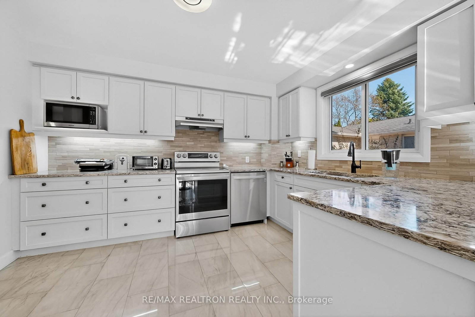 3 Earls Court • East Gwillimbury, ON photo 12