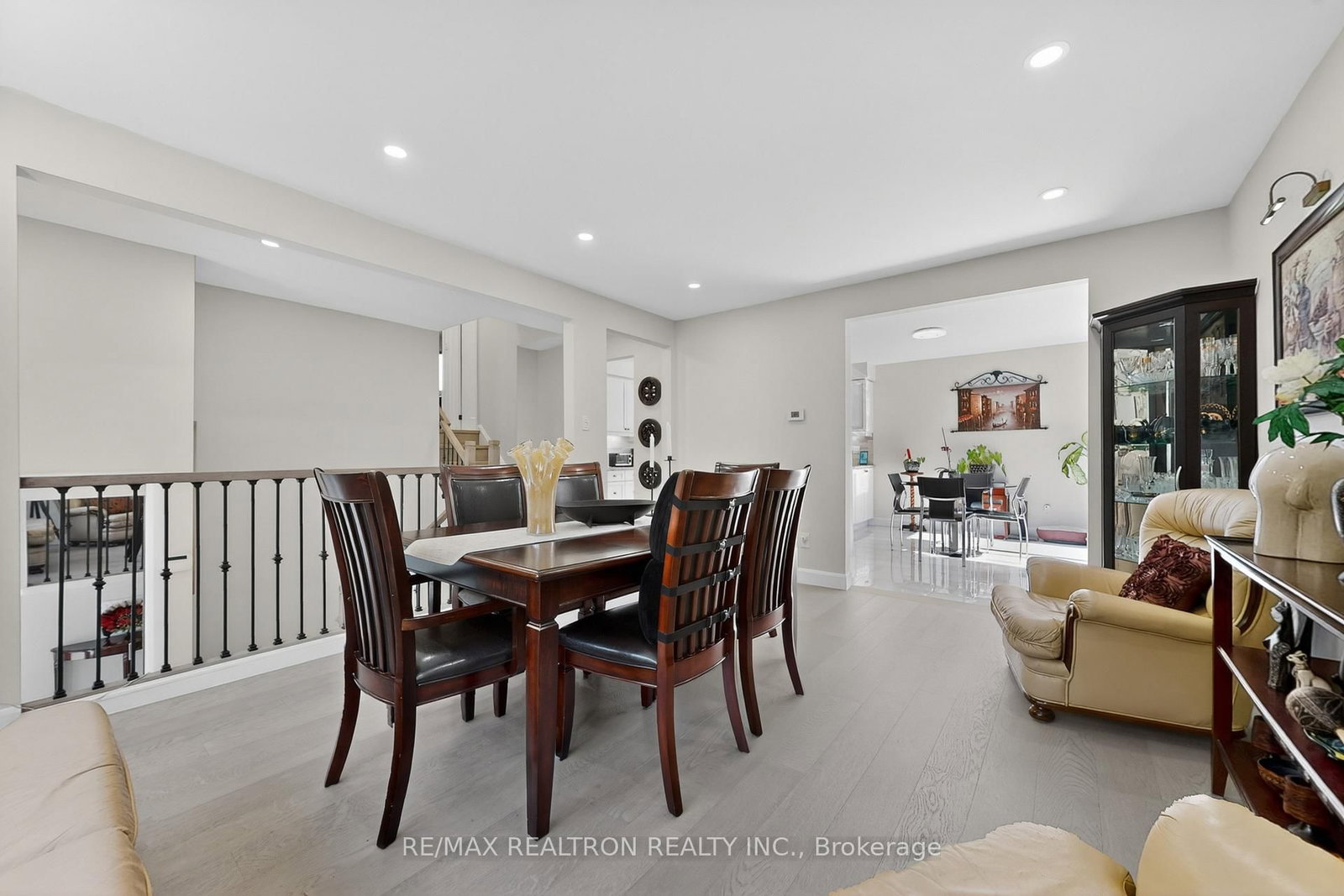 3 Earls Court • East Gwillimbury, ON photo 5
