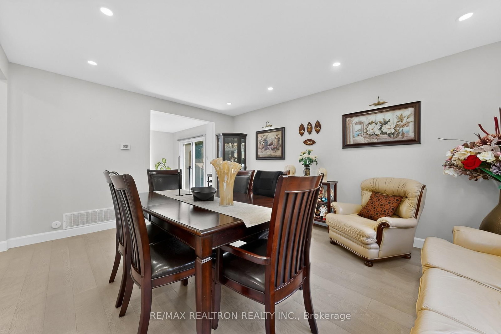 3 Earls Court • East Gwillimbury, ON photo 6