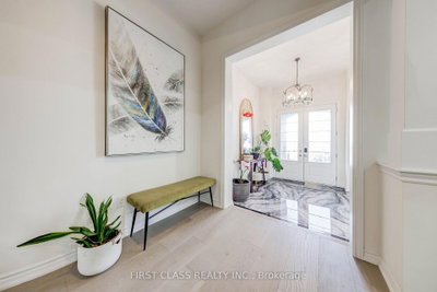 7 Cranley Road • East Gwillimbury, ON photo 4