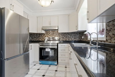 87 William Honey Crescent • Markham, ON photo 9