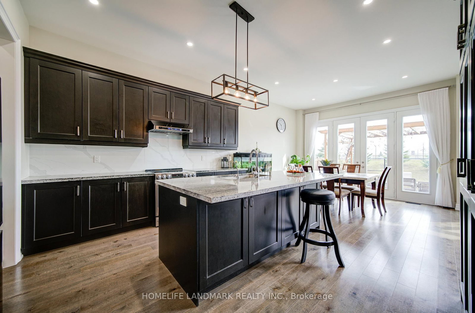 43 Mike Boshevski Court • Aurora, ON photo 15