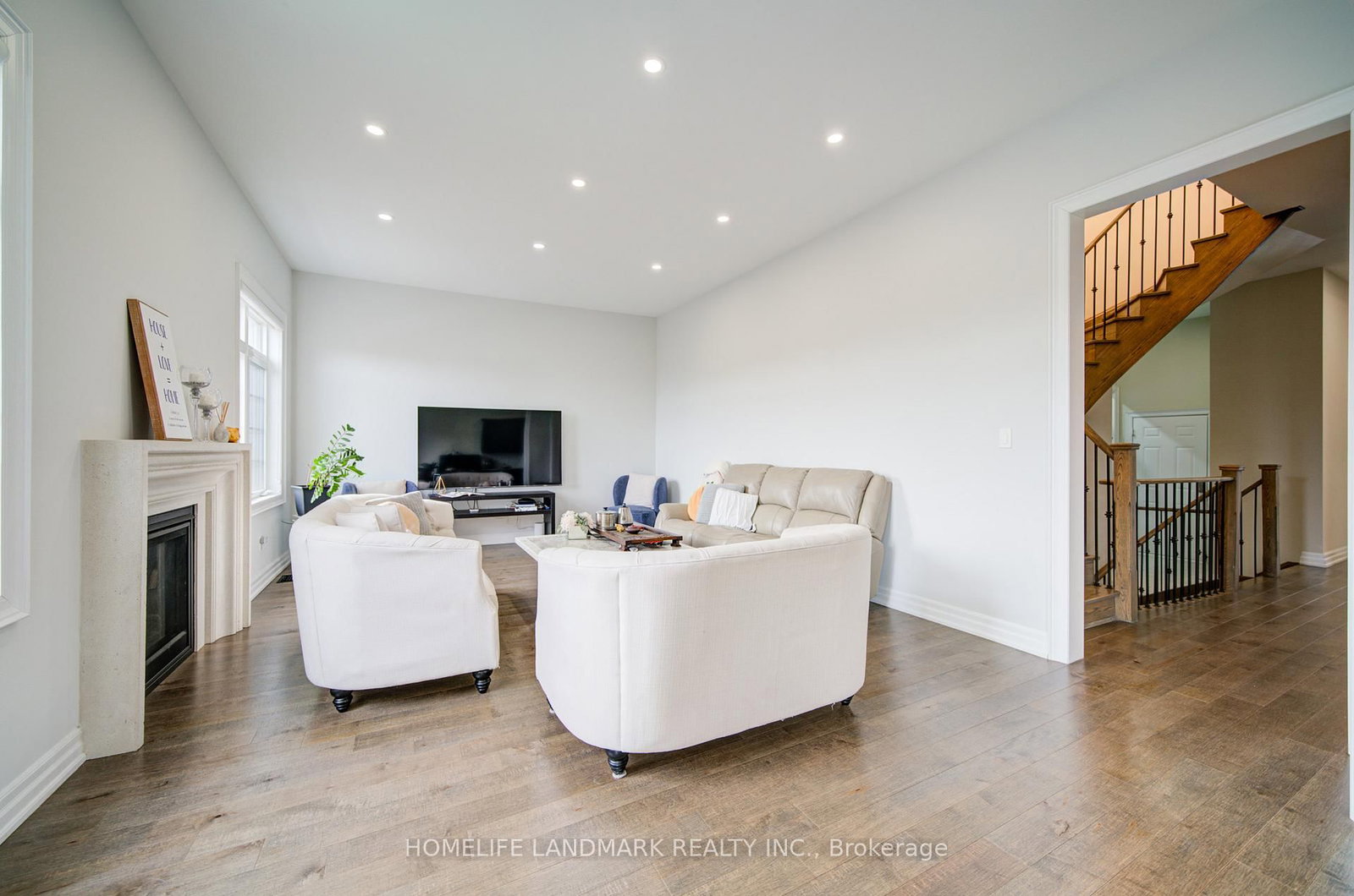 43 Mike Boshevski Court • Aurora, ON photo 18