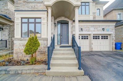 43 Mike Boshevski Court • Aurora, ON photo 3