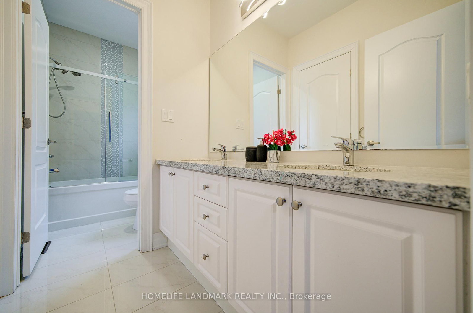 43 Mike Boshevski Court • Aurora, ON photo 32