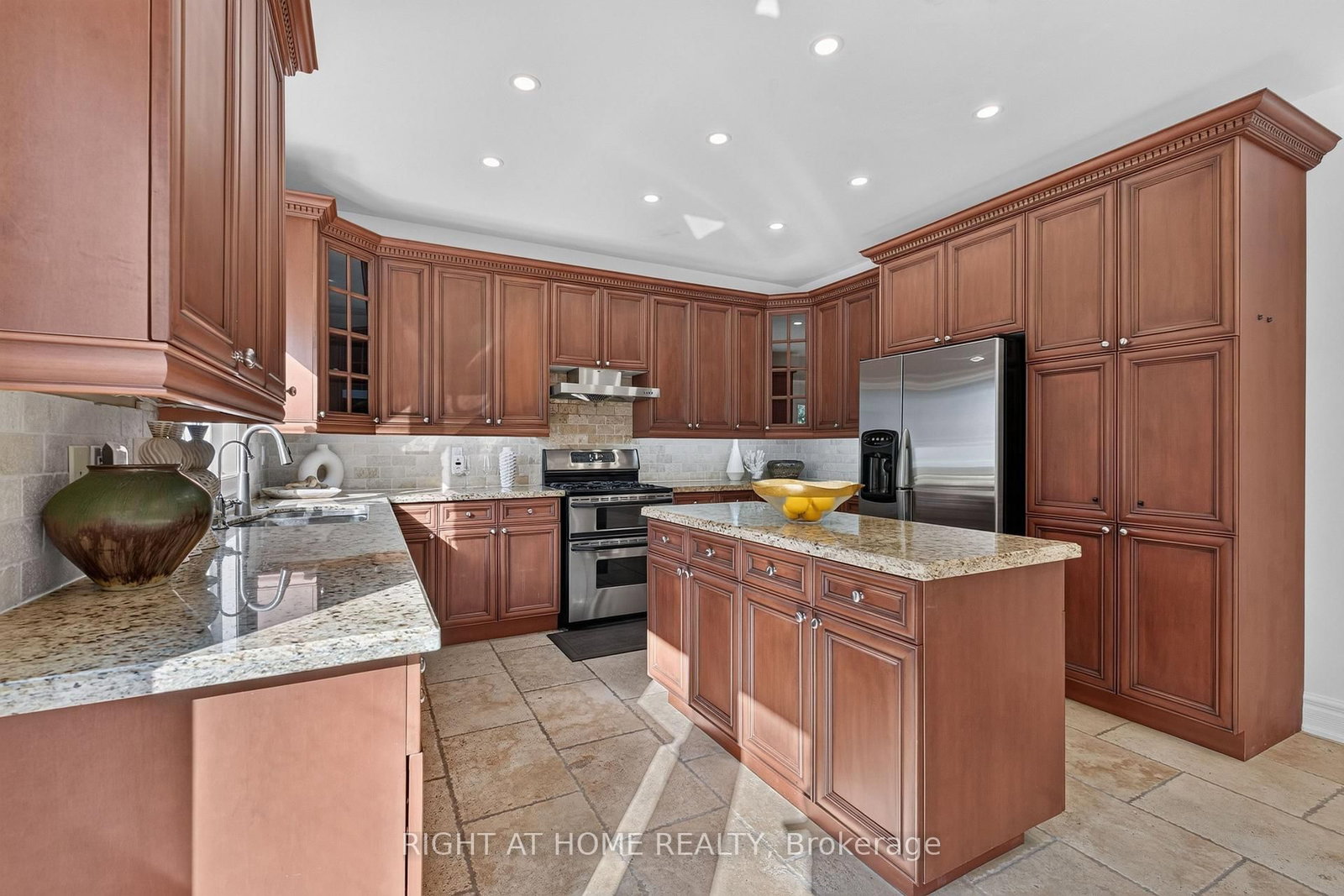 23 Mackay Drive • Richmond Hill, ON photo 20