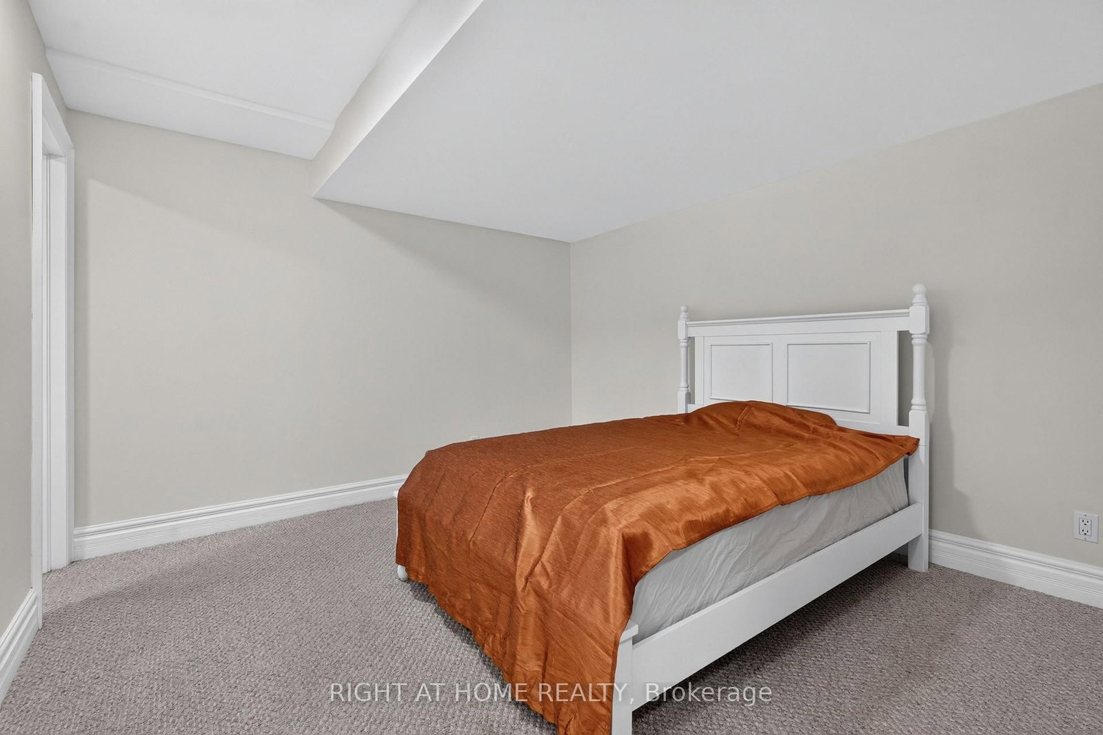 23 Mackay Drive • Richmond Hill, ON photo 43